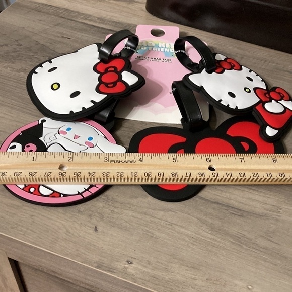 FINAL SALE! NWT! HELLO KITTY & FRIENDS SET OF 4 LUGGAGE TAGS - Picture 10 of 14